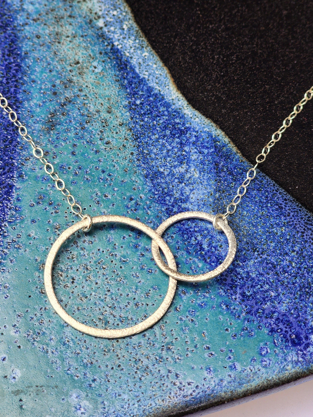 Silver interlocking circle necklace - LB Designs