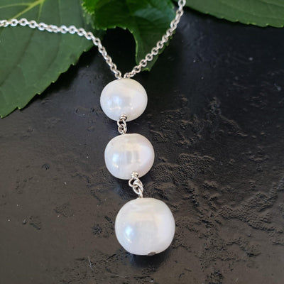 Pearl drop necklace