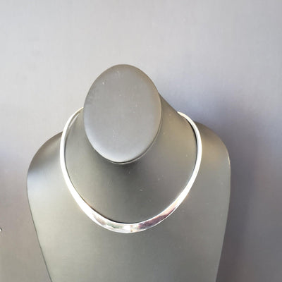 Classic silver choker