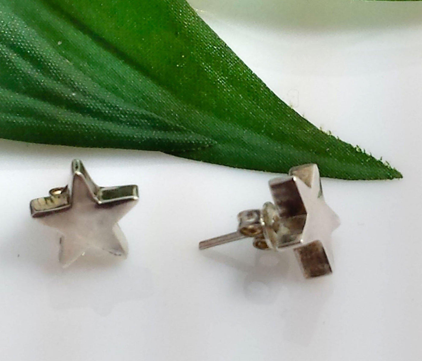 Silver star earrings for the minimalist - LB Designs