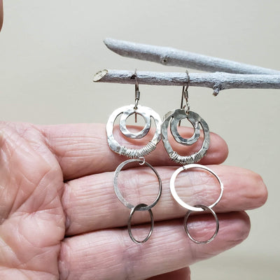 Circle dangling silver earrings - LB Designs